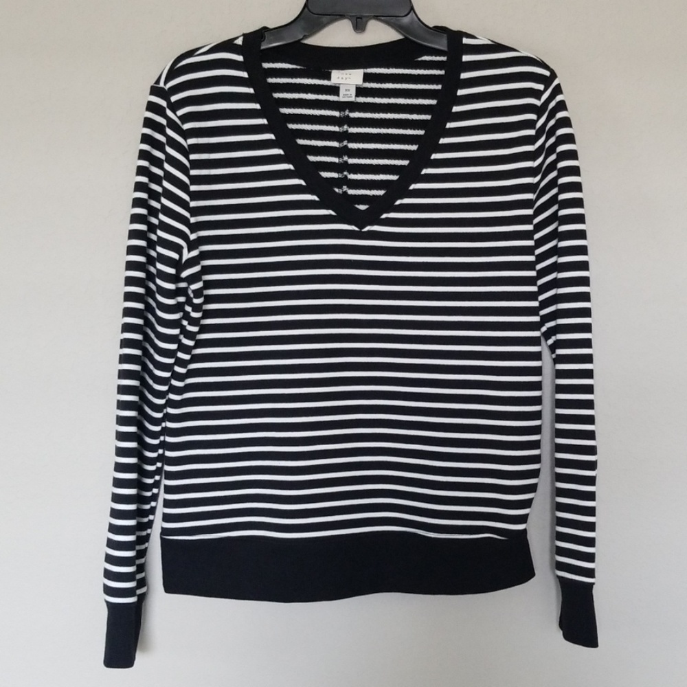 V neck sweater